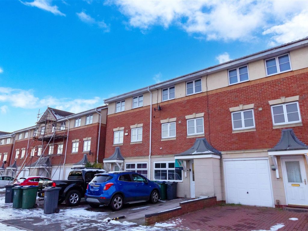4 bed town house for sale in Macdonald Close, Tividale, Oldbury B69