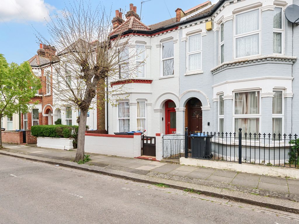 3 bed detached house for sale in Warren Road, London SW19 Zoopla