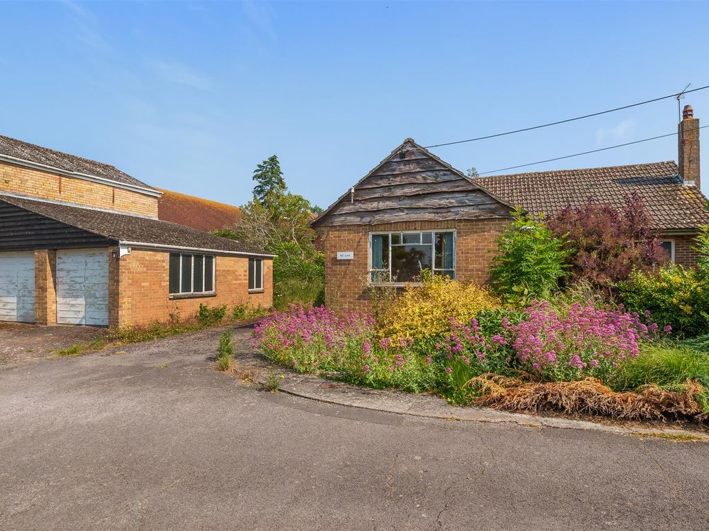 3 bed detached bungalow for sale in Hope Corner Lane, Taunton TA2 Zoopla
