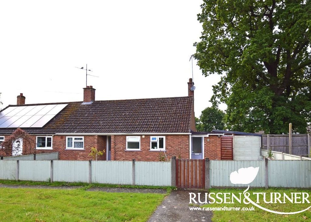 2 bed semidetached bungalow for sale in Parkway, King's Lynn PE30, £