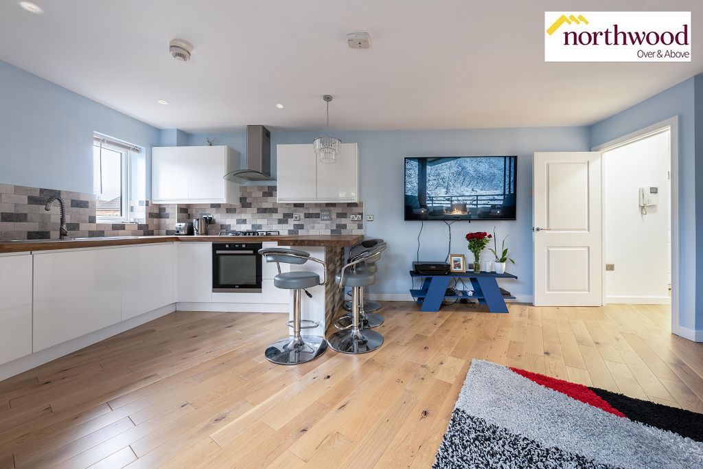 Hales Court, Ley Farm Close WD25