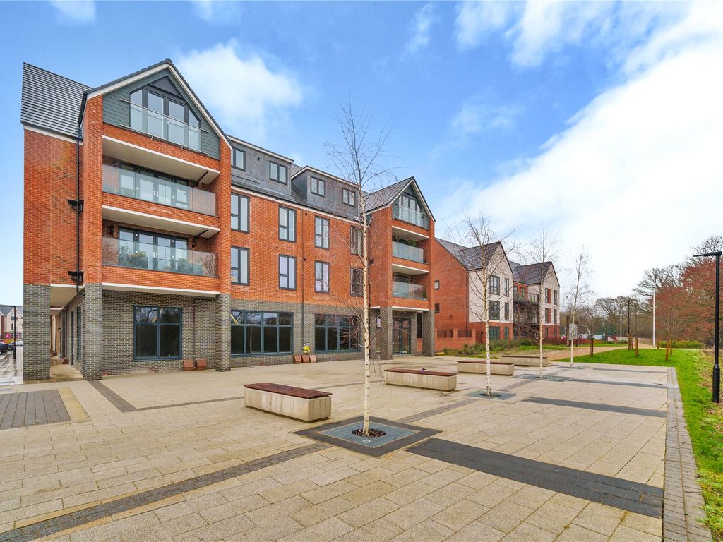 2 bed flat for sale in Beechey Place, Wokingham, Berkshire RG40 Zoopla