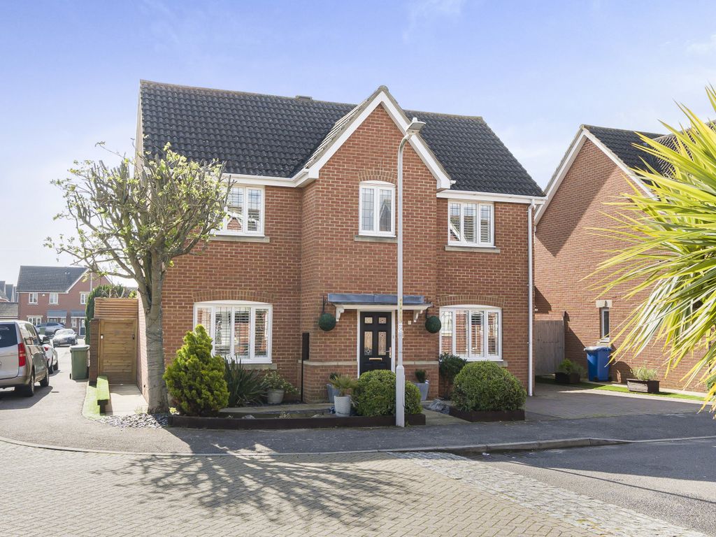 4 bed detached house for sale in Anatase Close, Sittingbourne, Kent