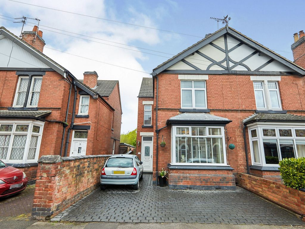 4 bed semidetached house for sale in Outwoods Street, BurtonOnTrent