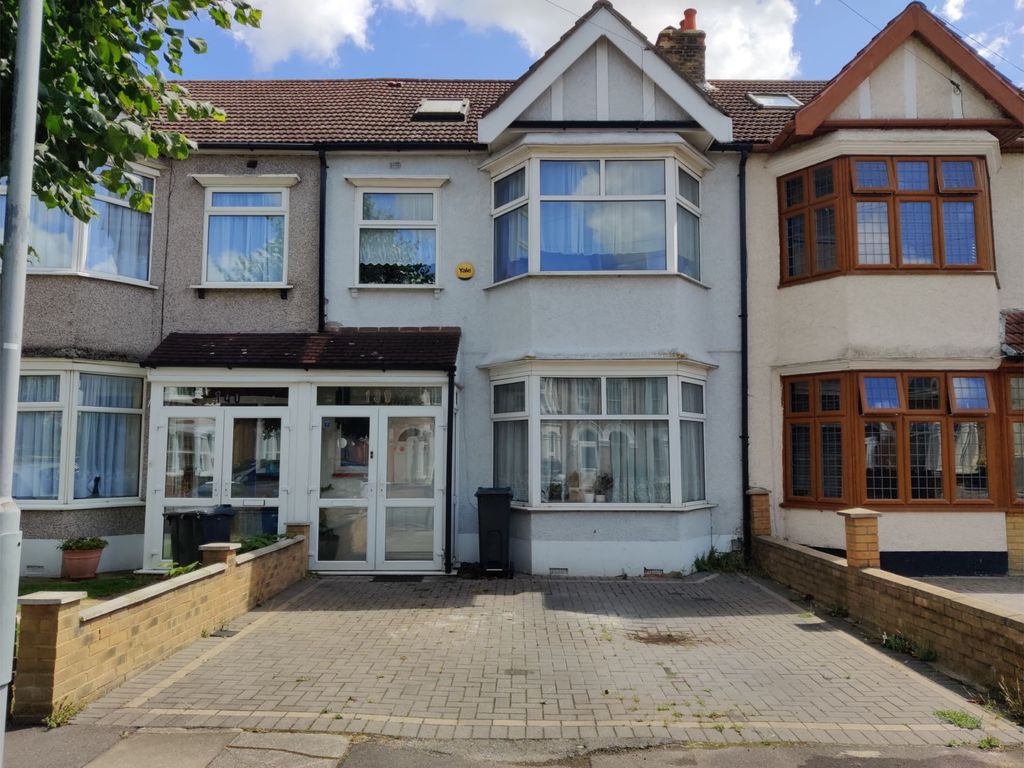 4 bed terraced house for sale in Auckland Road, Ilford IG1, £600,000