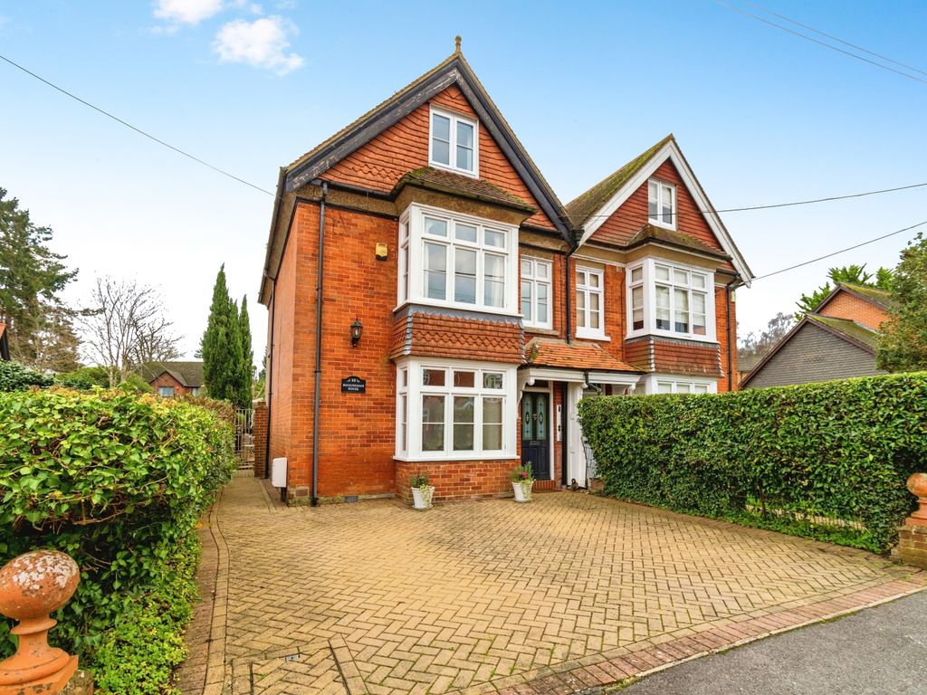 5 bed semidetached house for sale in Princes Crescent, Lyndhurst