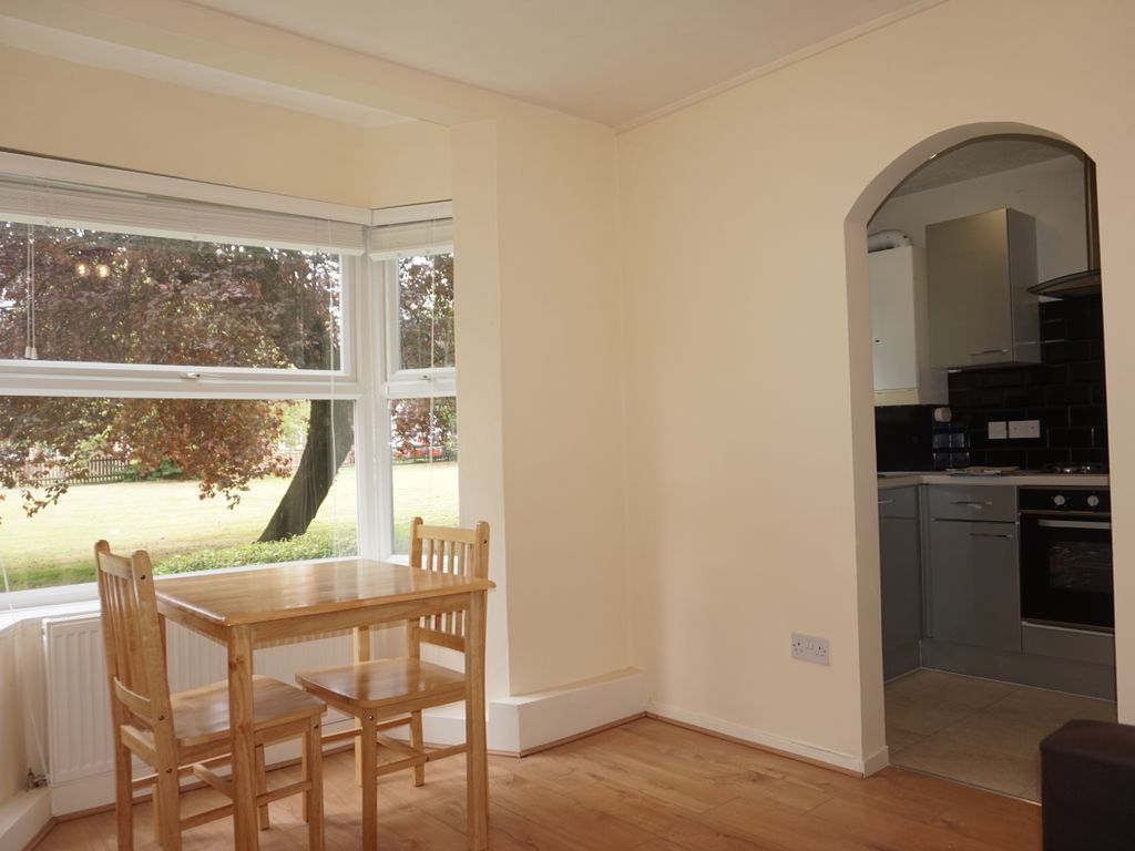 2 bed flat to rent in Breamore Court, Breamore Road, Goodmayes, Ilford