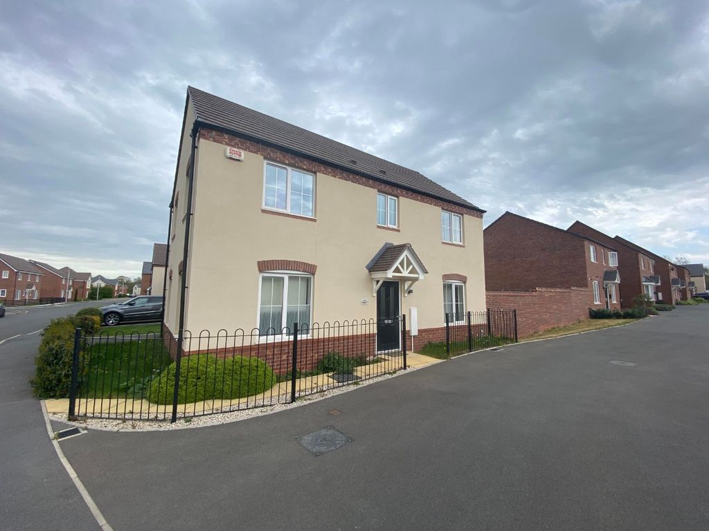 4 bed detached house for sale in Harrow Lane, Weddington, Nuneaton CV10