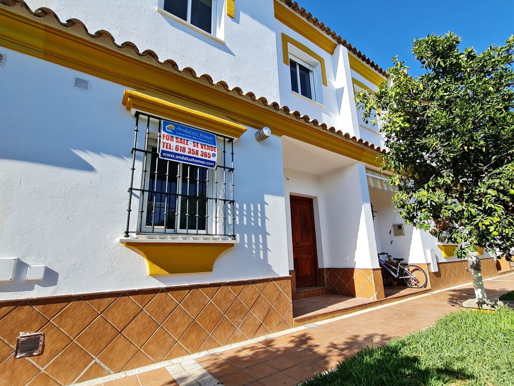 3 bed town house for sale in Arcos De La Frontera, Arcos De La Frontera