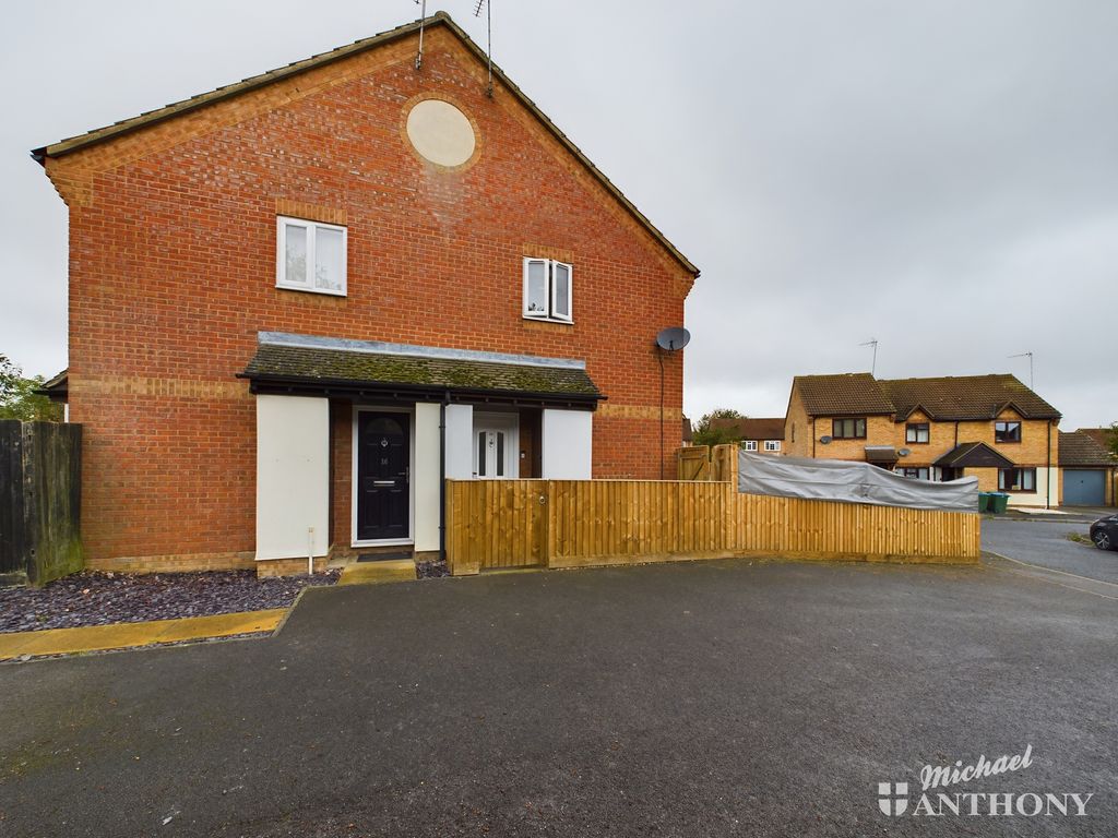1 bed terraced house for sale in Otway Close, Aylesbury
