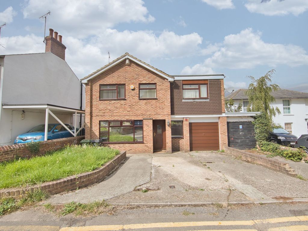 4 bed detached house for sale in Lees Road, Willesborough TN24, £