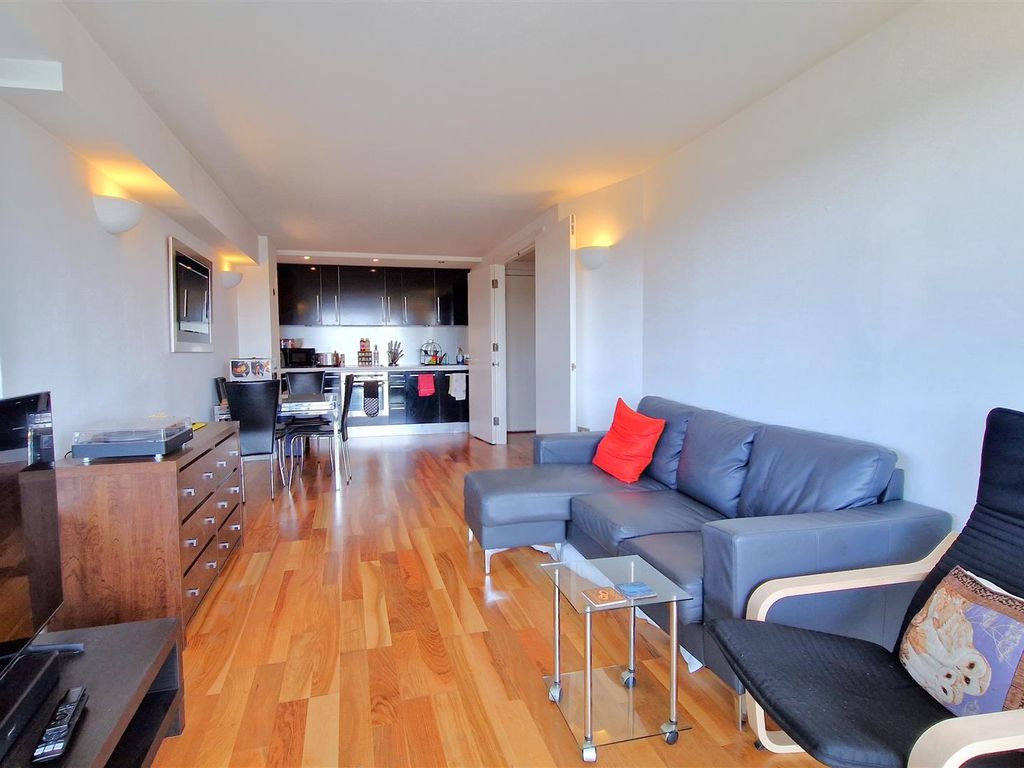 2 bed flat to rent in Whitehall Waterfront, Riverside Way, Leeds LS1, £