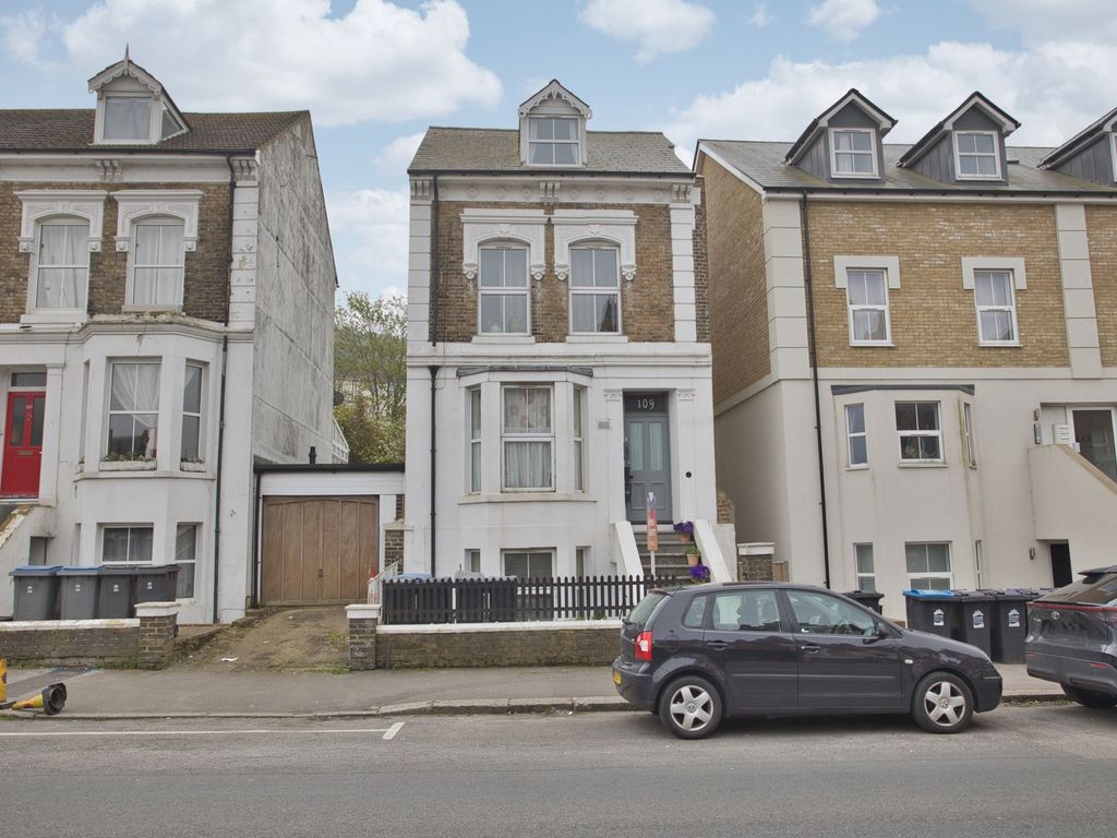 1 bed flat for sale in Folkestone Road, Dover CT17, £100,000 Zoopla