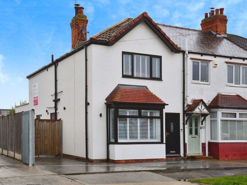 4 bed semidetached house for sale in Cayton Road, Hull HU8, £350,000