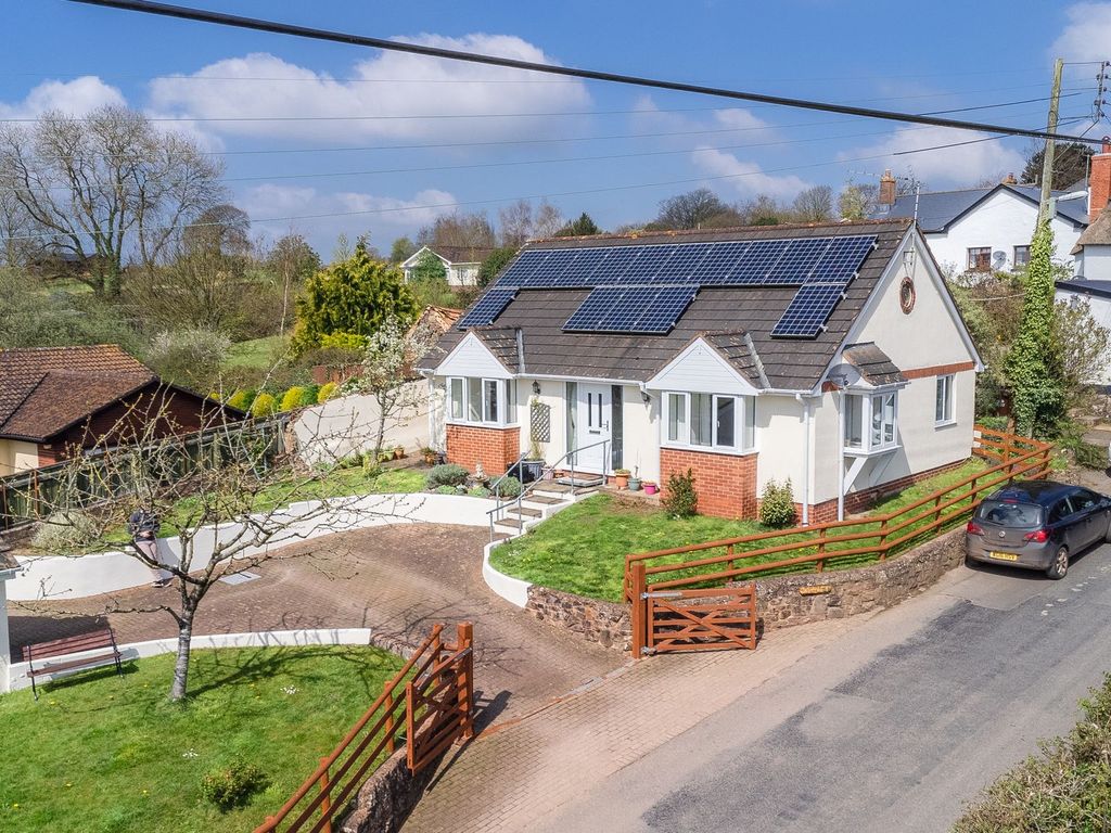 2 bed detached bungalow for sale in Morchard Crediton EX17, £