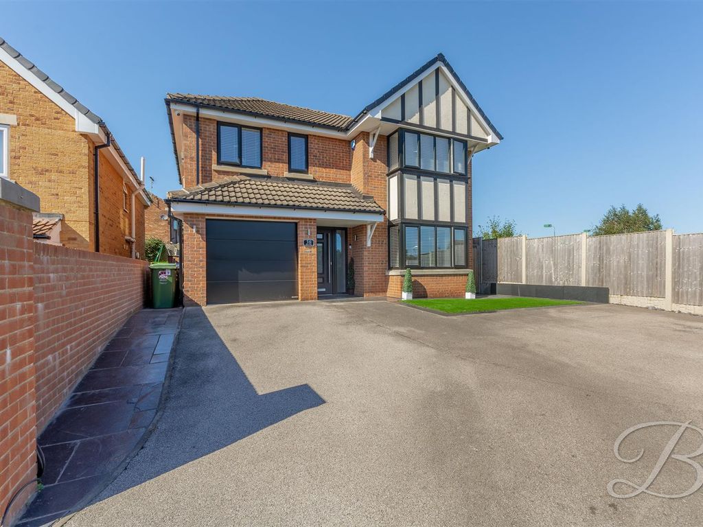 4 bed detached house for sale in Limestone Rise, Mansfield NG19, £
