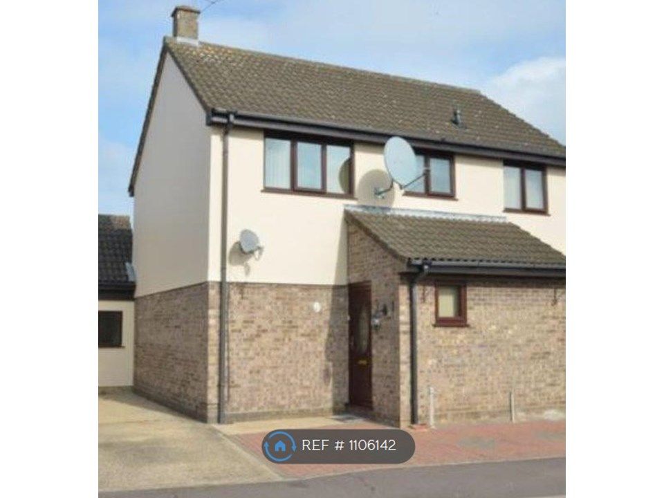 5 bed detached house to rent in Robin Close, Mildenhall, Bury St