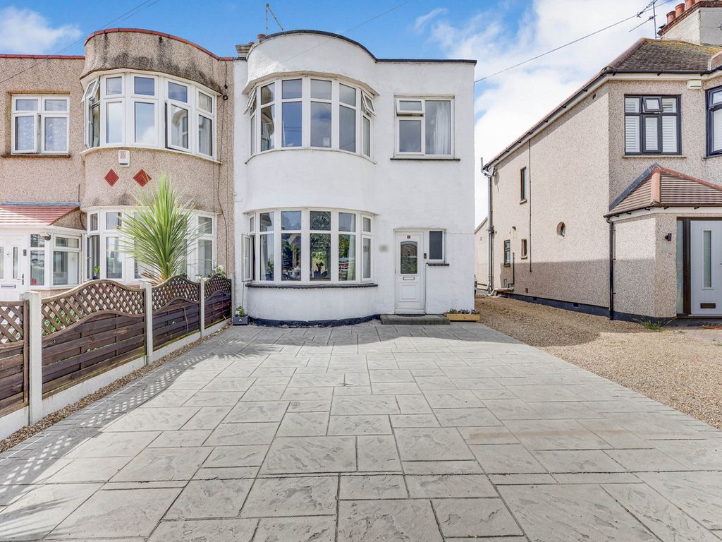 3 bed semidetached house for sale in Rayleigh Road, LeighOnSea SS9
