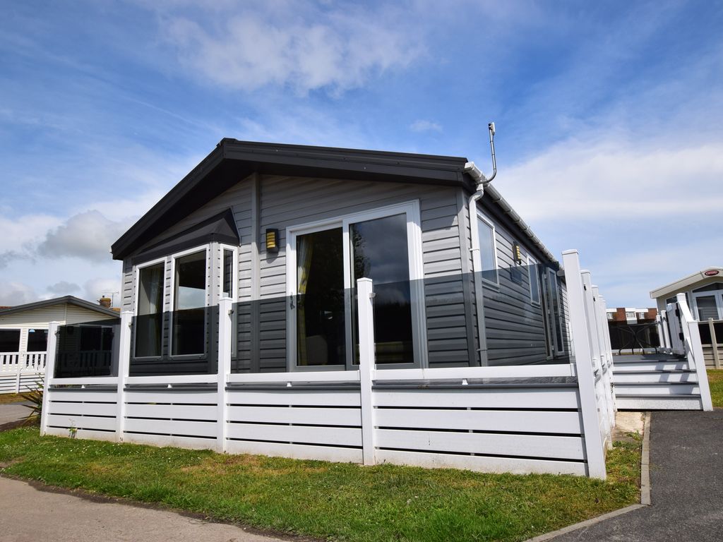 2 bed lodge for sale in Pevensey Bay Holiday Park, Pevensey Bay BN24, £