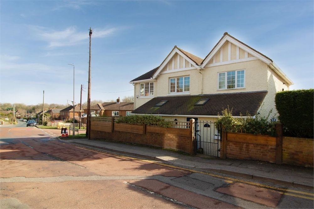 4 bed detached house for sale in Shepherdswell Road, Eythorne, Dover