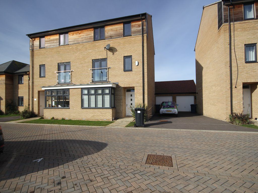4 bed property to rent in Tern Drive, St. Ives, Huntingdon PE27 Zoopla