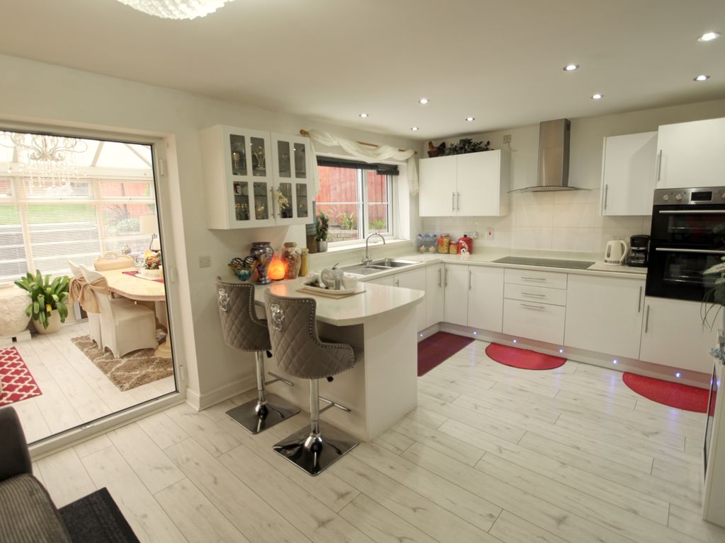 4 bed detached house for sale in Manor House Road, Wednesbury WS10, £