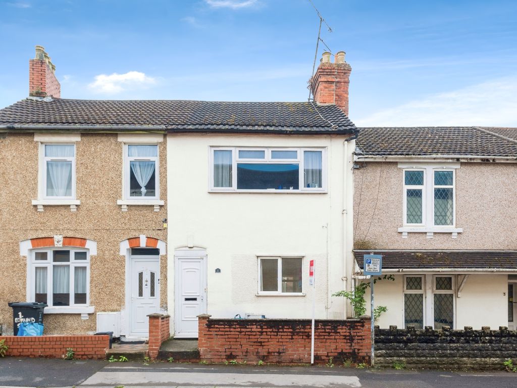 3 bed terraced house for sale in Edmund Street, Swindon, Wiltshire SN1