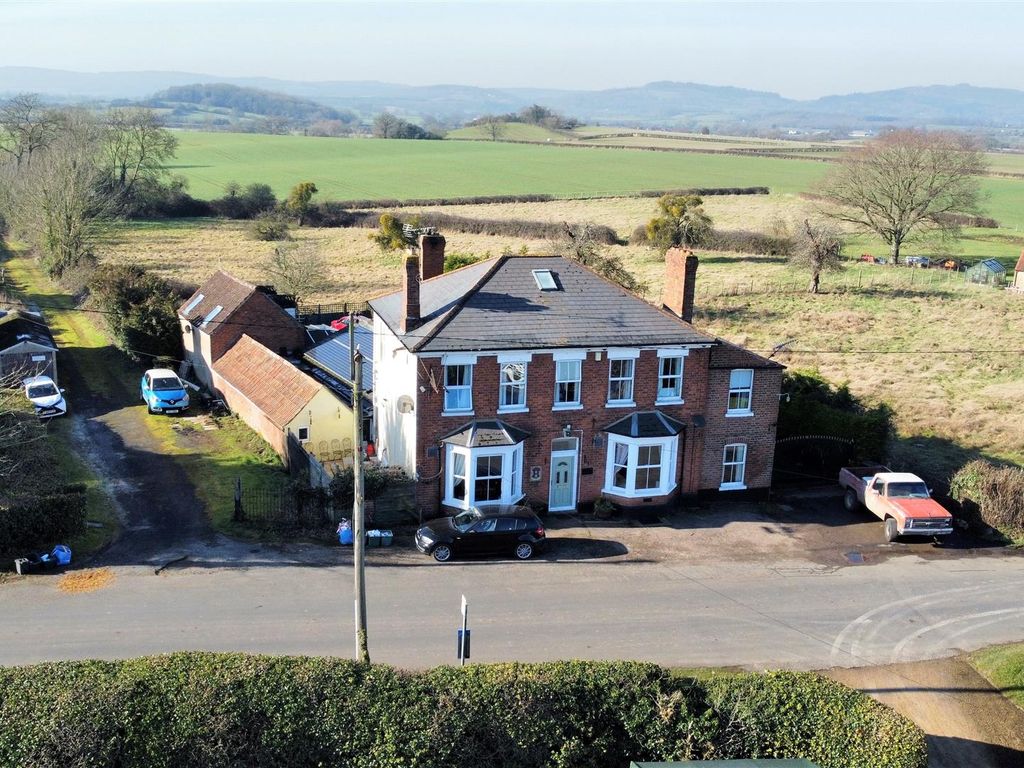 9 bed detached house for sale in Oakle Street, Churcham, Gloucester GL2, £699,950 Zoopla