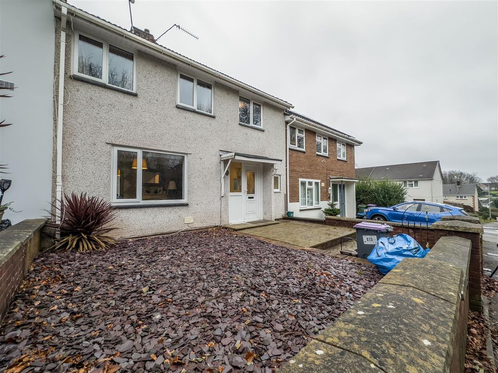 3 bed terraced house for sale in Mynydd Maen Road, Pontnewydd, Cwmbran