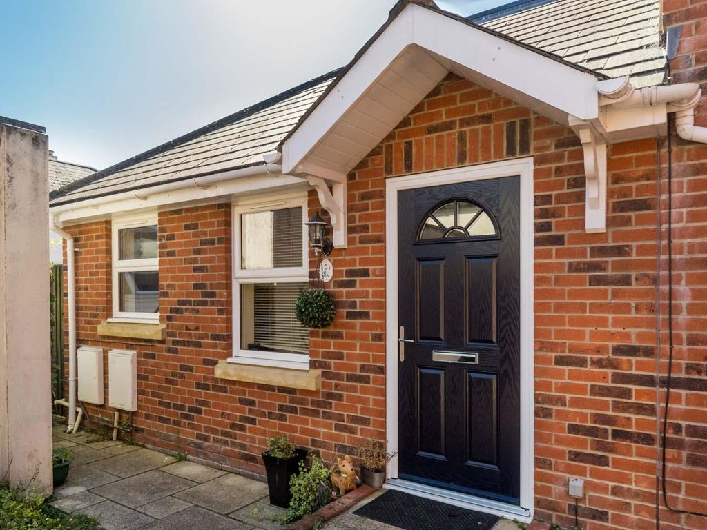 1 bed semidetached bungalow for sale in Mill Hill Road, Cowes PO31, £185,000 Zoopla