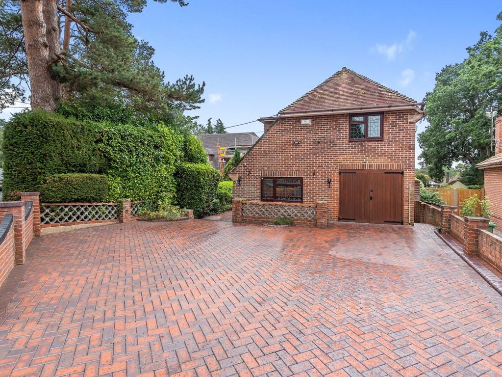 4 bed detached house for sale in Pine Road, Chandler's Ford, Eastleigh