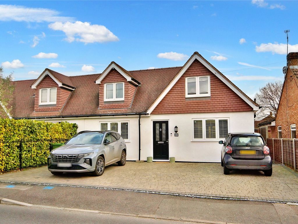 4 bed semidetached house for sale in Delta Road, Chobham, Woking