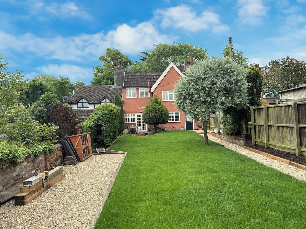 4 bed property for sale in Hawks Mill Street, Needham Market, Ipswich