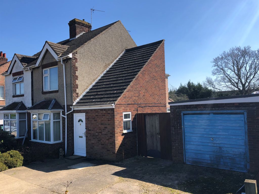 3 bed semidetached house for sale in Broadway, Yaxley, Peterborough