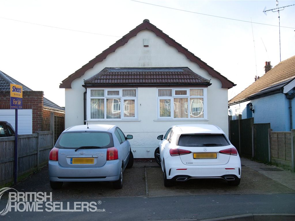 3 bed detached house for sale in Coppins Road, ClactonOnSea, Essex
