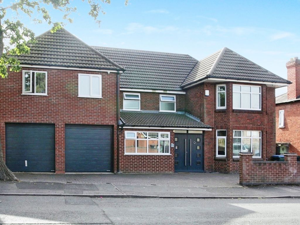 5 bed detached house for sale in Road North, Keresley End
