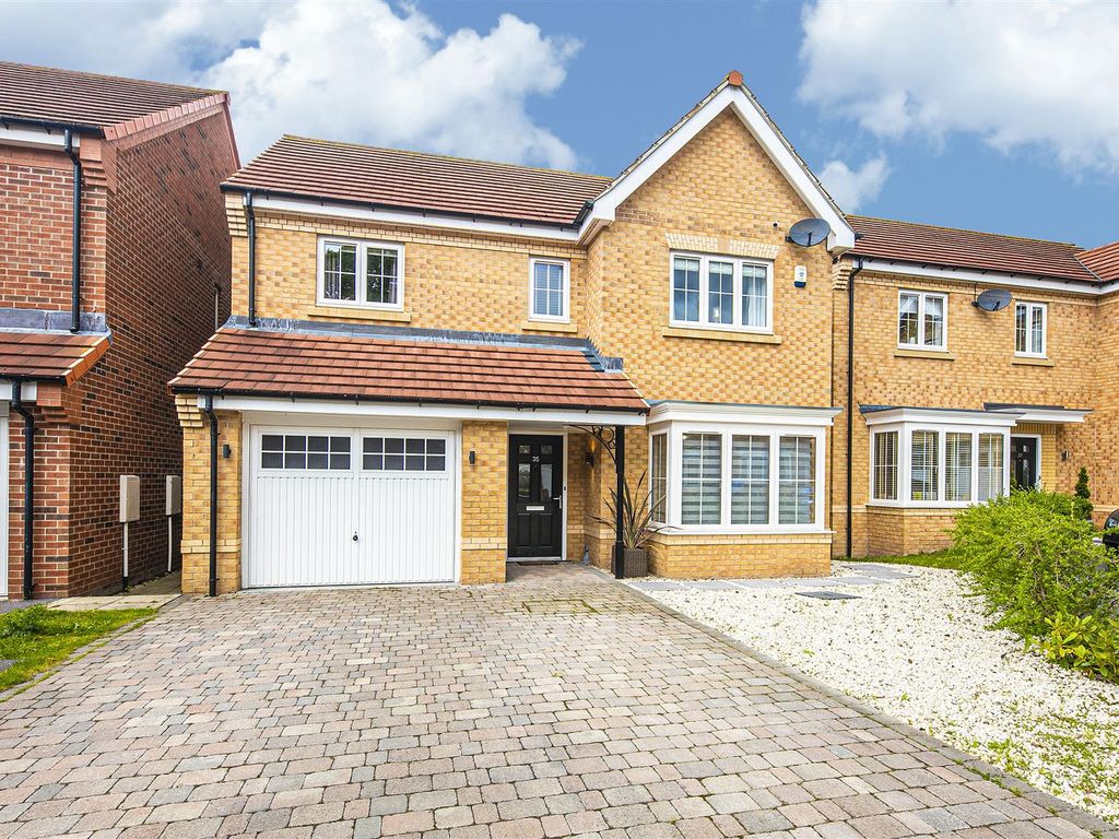 4 bed detached house for sale in Summerhouse Drive, Sheffield S8 - Zoopla