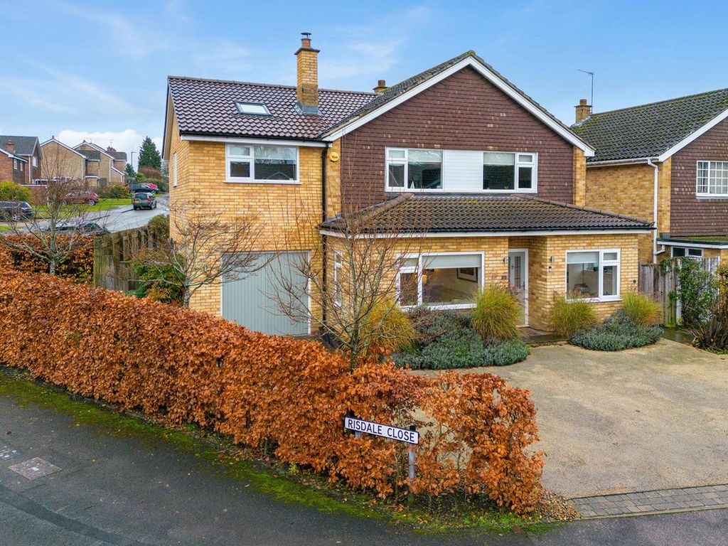 5 bed detached house for sale in Risdale Close, Leamington Spa