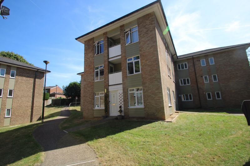 1 bed flat for sale in View, Flackwell Heath, High HP10