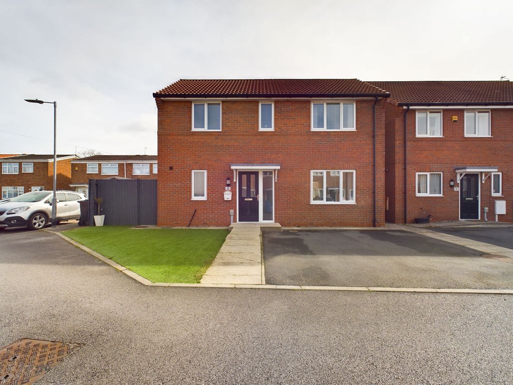 3 bed detached house for sale in Truro Court, Hull HU7 Zoopla