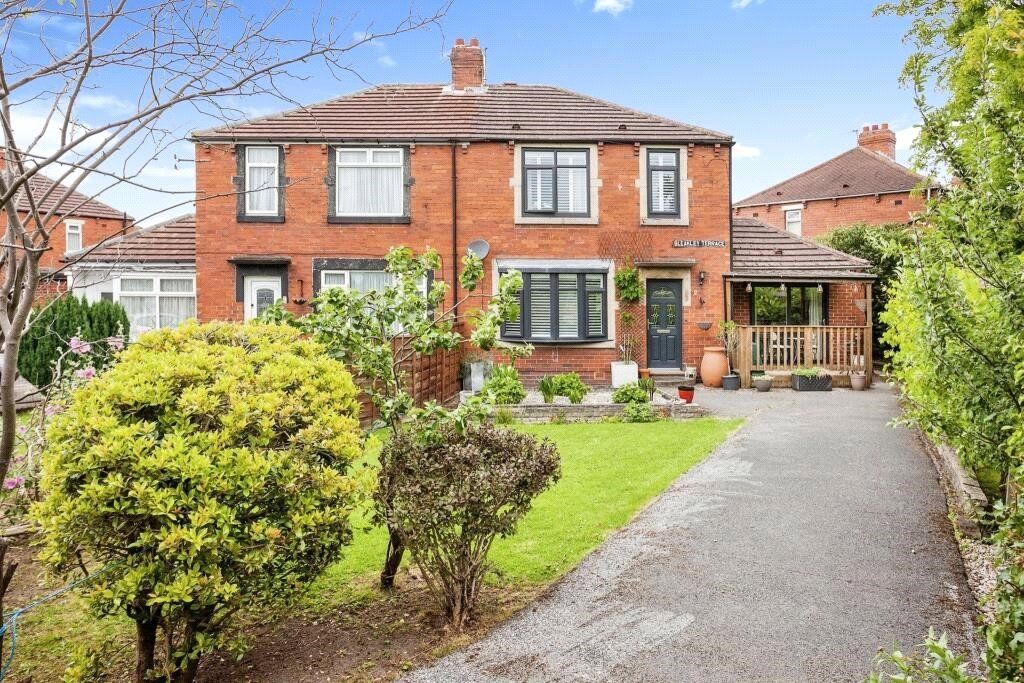 3 bed semidetached house for sale in Bleakley Terrace, Notton