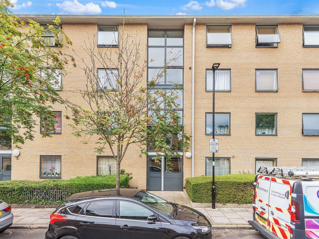 1 bed flat for sale in Athol Court, 13 Pine Grove, Finsbury Park N4