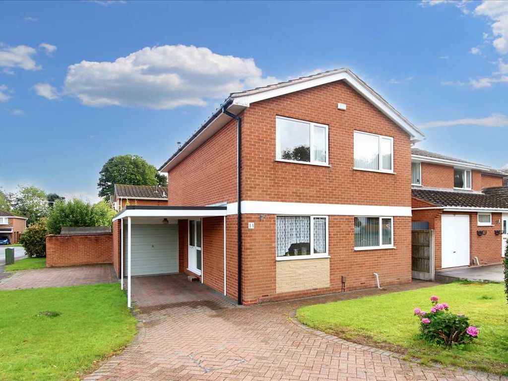 4 bed detached house for sale in Fleming Close, Watnall, Nottingham