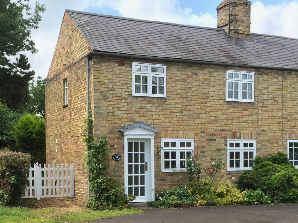 3 bed semidetached house to rent in Buckden Road, Brampton, Huntingdon