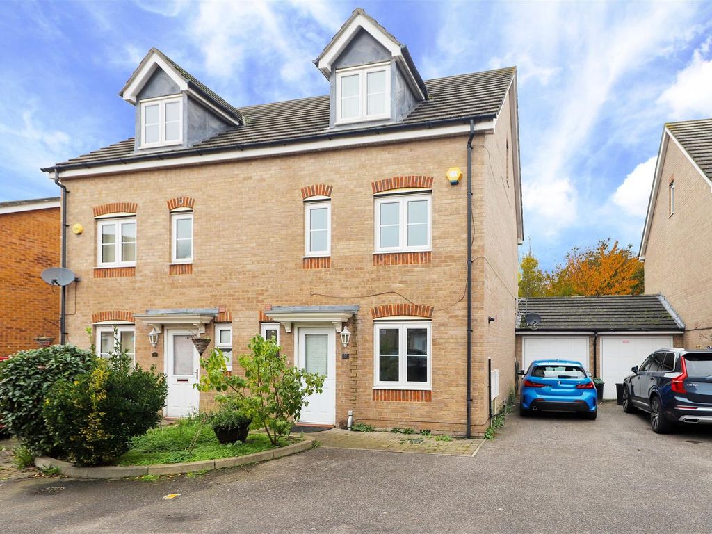 4 bed semidetached house for sale in Nine Acres Close, Hayes UB3, £