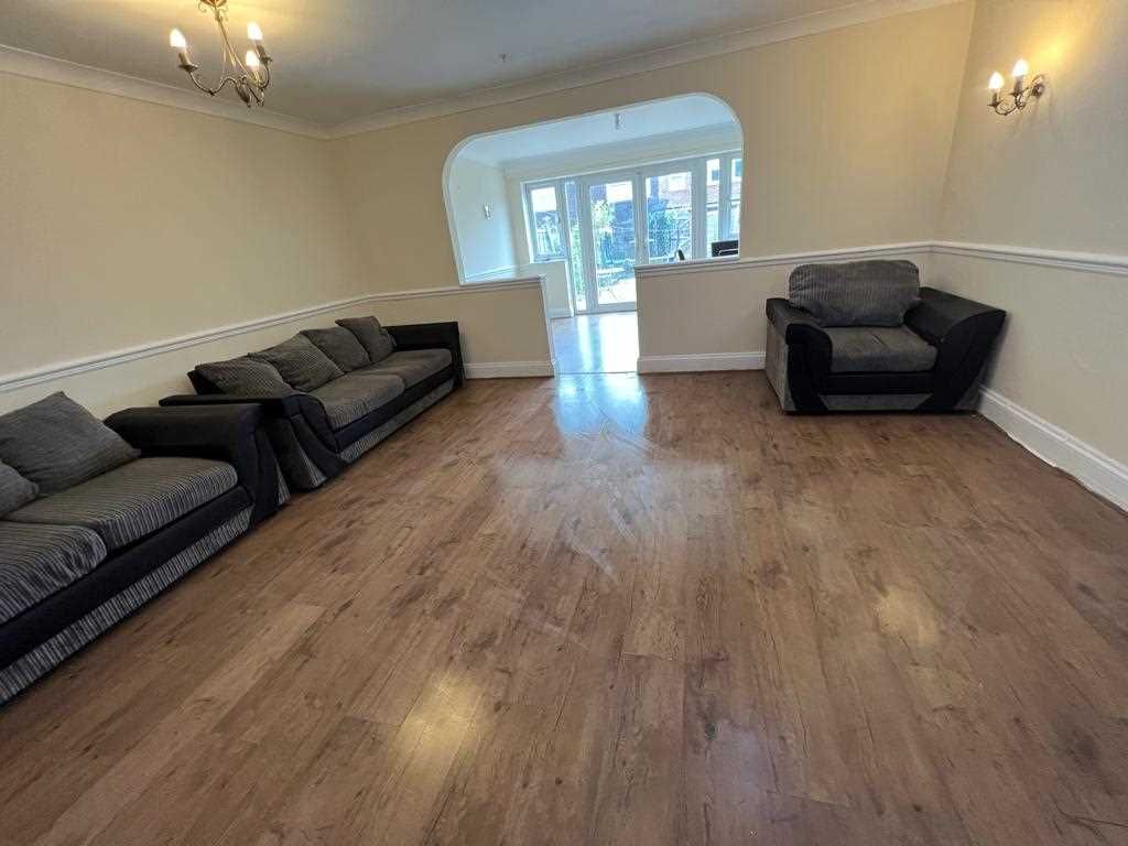 3 bed detached house to rent in Stour Close, Slough SL1, £1,450 pcm