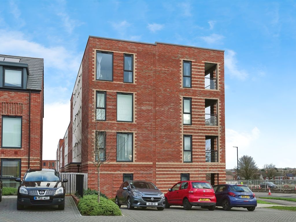 2 bed flat for sale in Hengrove Way, Bristol BS4, £105,750 Zoopla