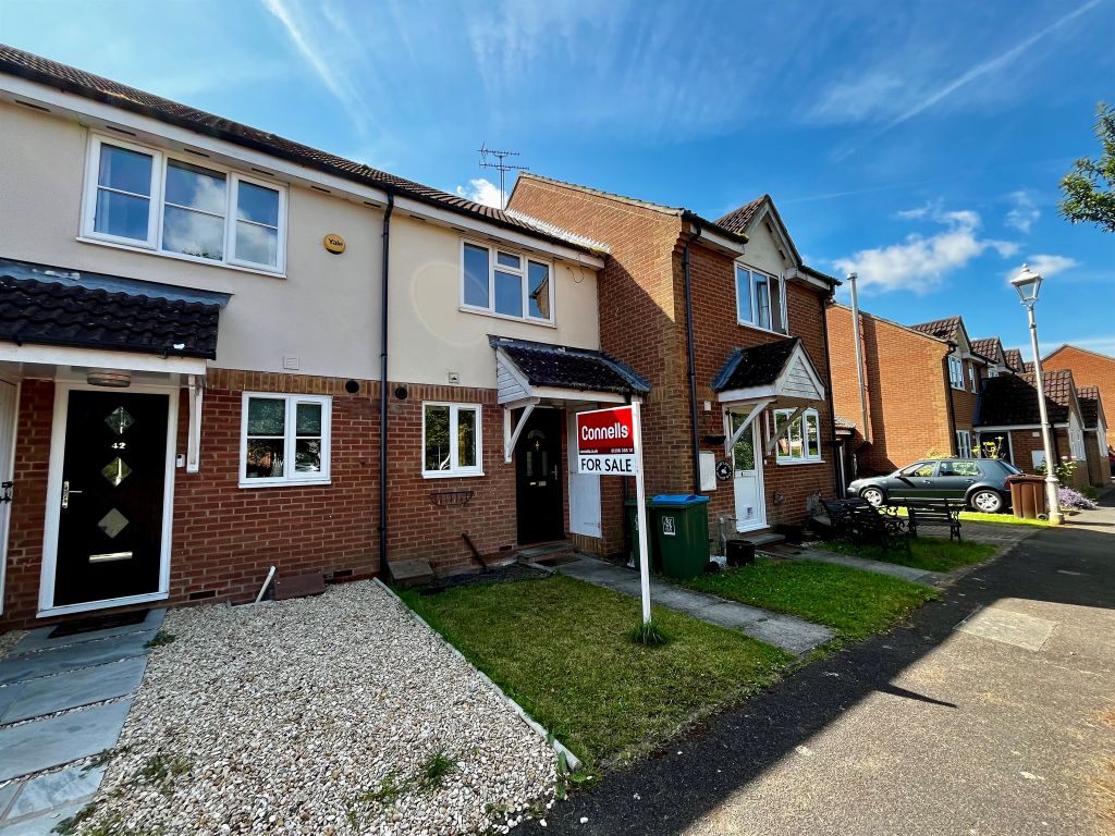 2 bed terraced house for sale in Avocet Way, Aylesbury HP19, £275,000