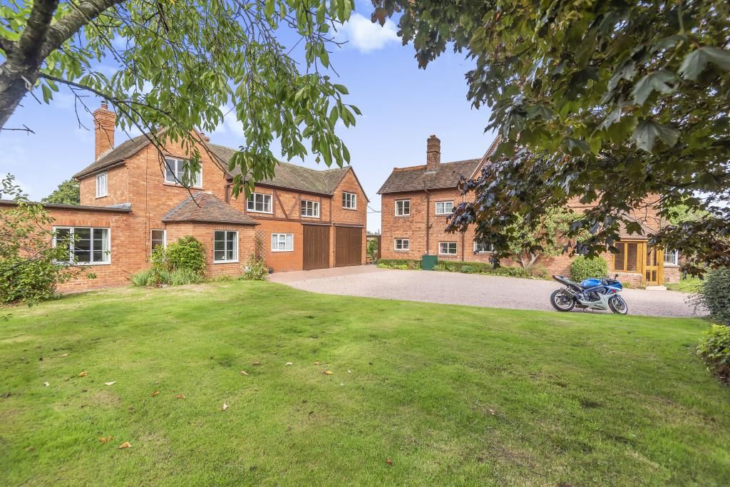 7 bed detached house for sale in Monkland, Leominster HR6, £700,000