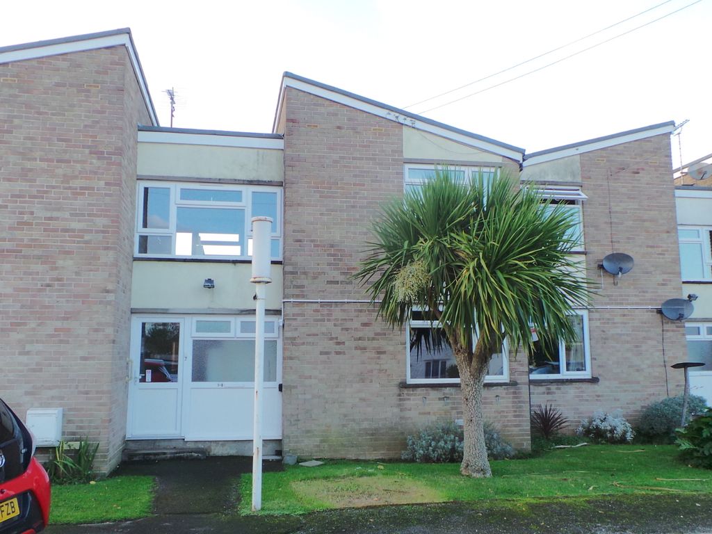 1 bed flat to rent in Lower Kewstoke Road, Worle, WestonSuperMare